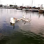 Houseboat Cosy Et Atypique A Le Zimon ספינת מלון *