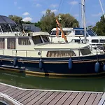 Hotel en barco Houseboat Cosy Et Atypique A Le Zimon Ruan