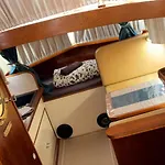 Houseboat Cosy Et Atypique A Le Zimon Hotel en barco *