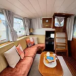 Houseboat Cosy Et Atypique A Le Zimon Hotel en barco Ruan