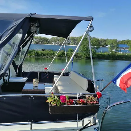Houseboat Cosy Et Atypique A Le Zimon Ботель