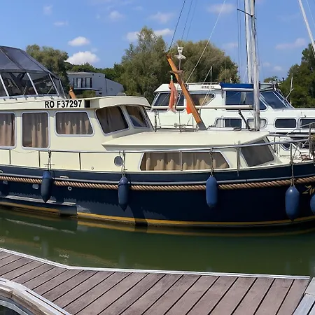 Úszó hotel Houseboat Cosy Et Atypique A Le Zimon Rouen