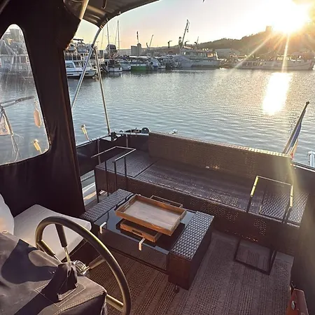 Houseboat Cosy Et Atypique A Le Zimon Ruan