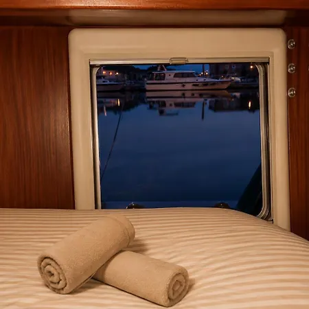 Hotel na wodzie Houseboat Cosy Et Atypique A Le Zimon Rouen
