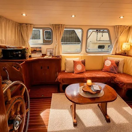 Zimon- Bateau Authentique - Vue Sur La Seine