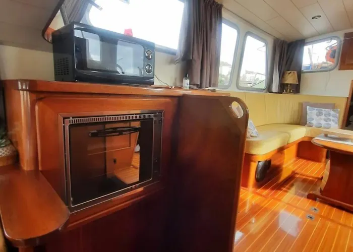 Houseboat Cosy Et Atypique à Le Zimon Botel *